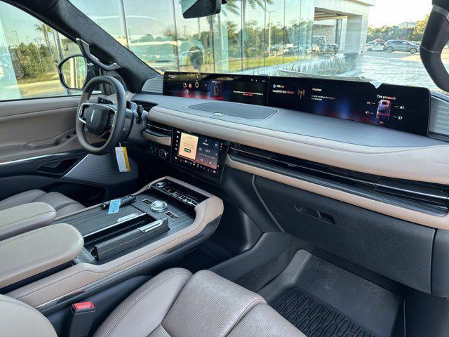 new 2025 Lincoln Navigator car, priced at $120,704