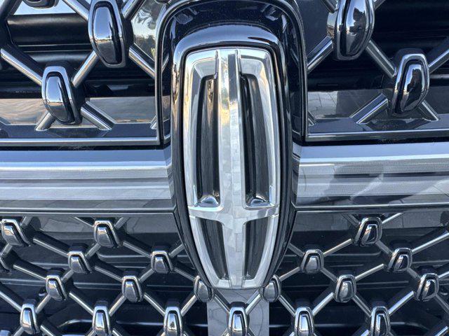new 2025 Lincoln Navigator car, priced at $120,704