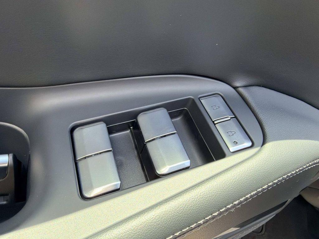 new 2026 Lincoln Navigator car, priced at $105,887