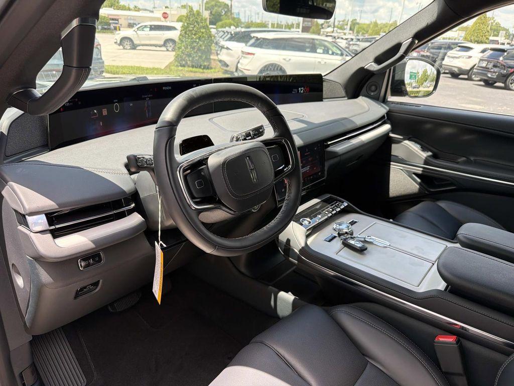 new 2026 Lincoln Navigator car, priced at $105,887
