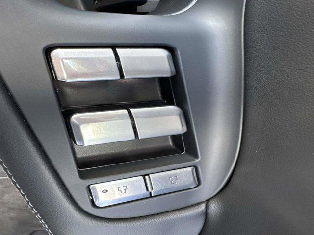 new 2025 Lincoln Navigator car, priced at $101,511