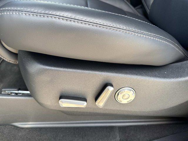 new 2025 Lincoln Navigator car, priced at $101,511