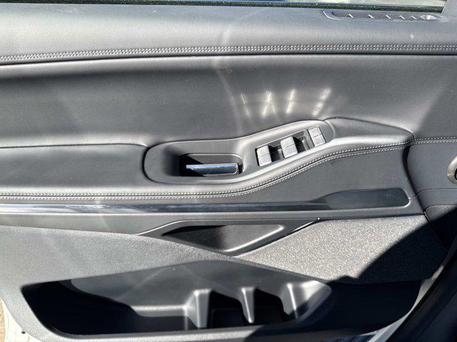 new 2025 Lincoln Navigator car, priced at $102,797