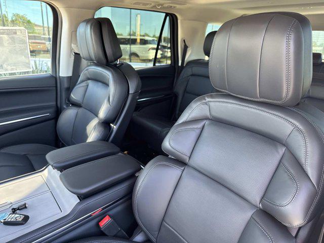 new 2025 Lincoln Navigator car, priced at $102,797