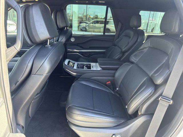 new 2025 Lincoln Navigator car, priced at $105,543