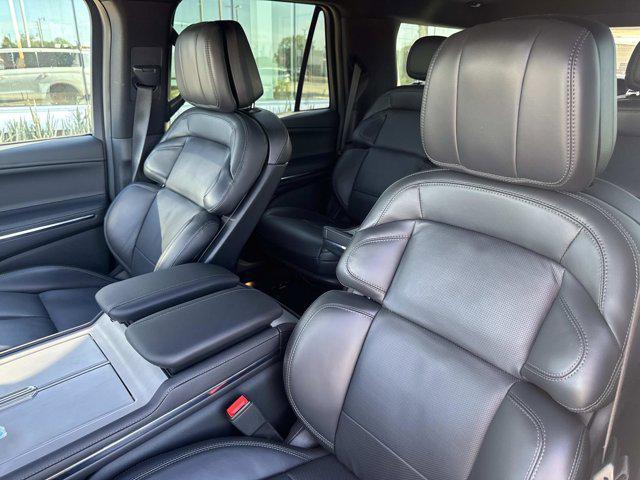 new 2025 Lincoln Navigator car, priced at $105,543