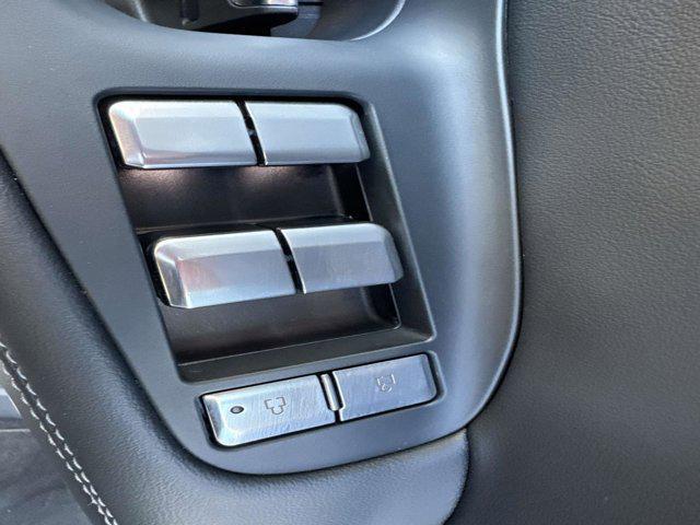 new 2025 Lincoln Navigator car, priced at $105,543