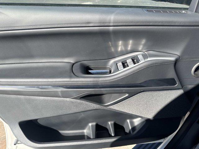 new 2025 Lincoln Navigator car, priced at $105,543