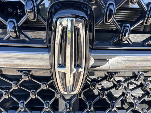 new 2025 Lincoln Navigator car, priced at $105,543