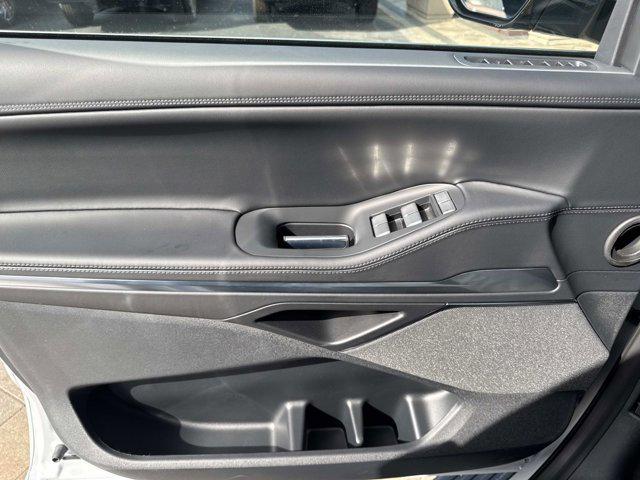 new 2025 Lincoln Navigator car, priced at $97,430