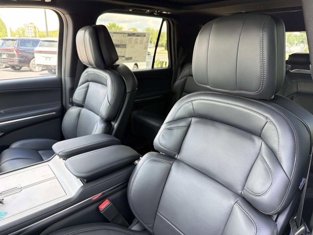 new 2026 Lincoln Navigator car, priced at $100,624