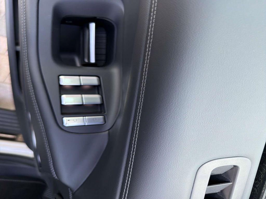 new 2026 Lincoln Navigator car, priced at $100,624