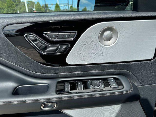 new 2025 Lincoln Aviator car, priced at $77,080