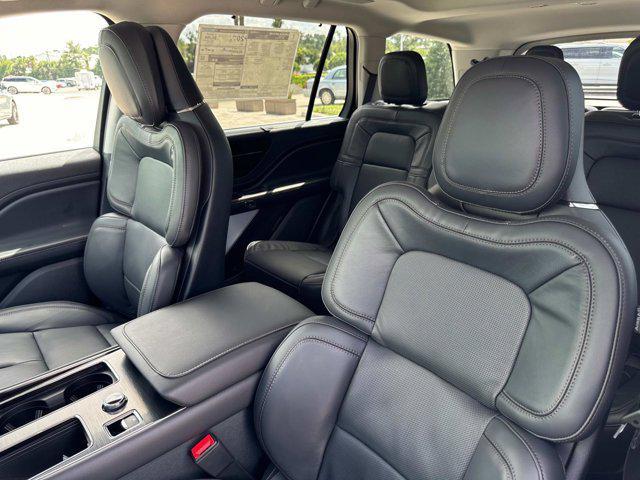 new 2025 Lincoln Aviator car, priced at $77,080