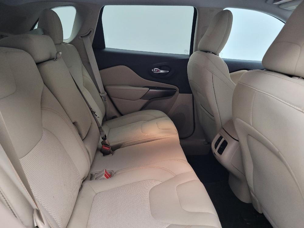 used 2020 Jeep Cherokee car, priced at $18,495