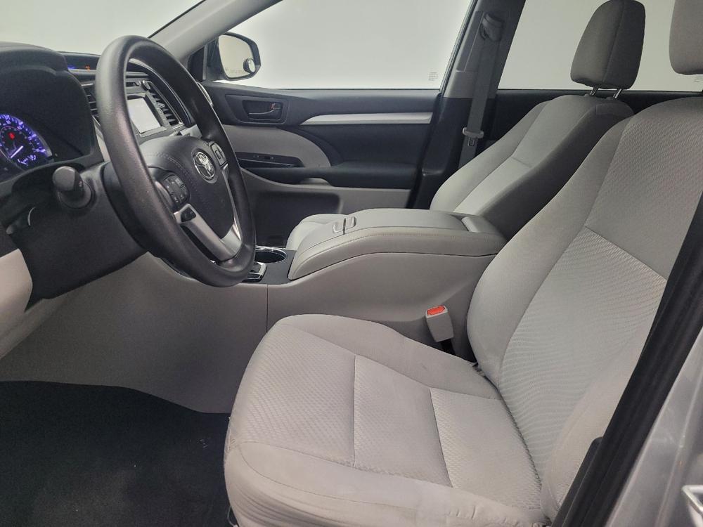 used 2019 Toyota Highlander car, priced at $21,595