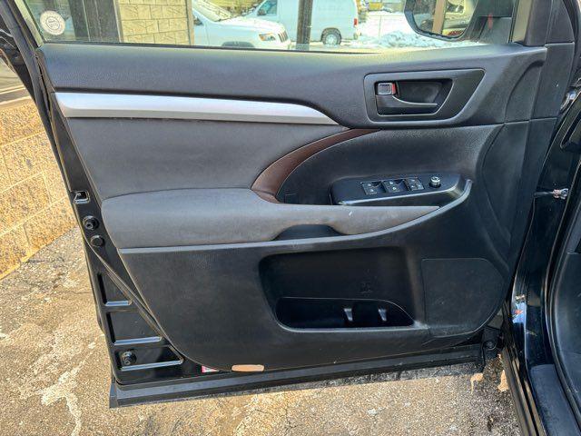 used 2015 Toyota Highlander car, priced at $11,995