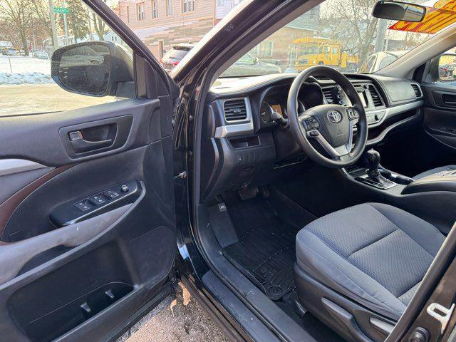used 2015 Toyota Highlander car, priced at $11,995