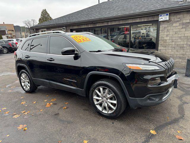 used 2018 Jeep Cherokee car, priced at $10,995