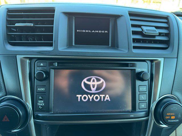 used 2013 Toyota Highlander car, priced at $9,995