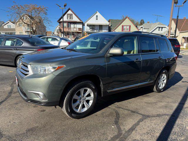 used 2013 Toyota Highlander car, priced at $9,995