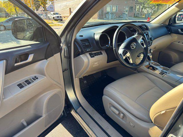 used 2013 Toyota Highlander car, priced at $9,995
