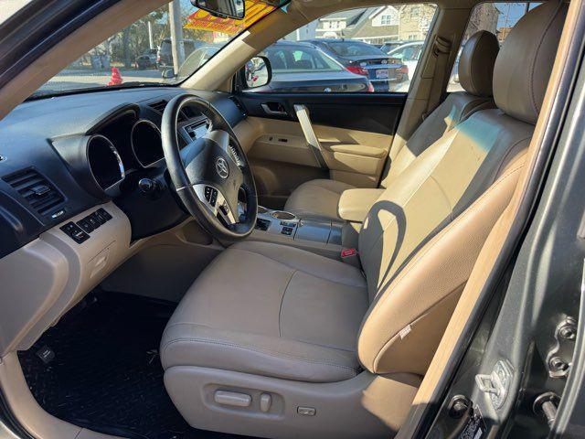 used 2013 Toyota Highlander car, priced at $9,995