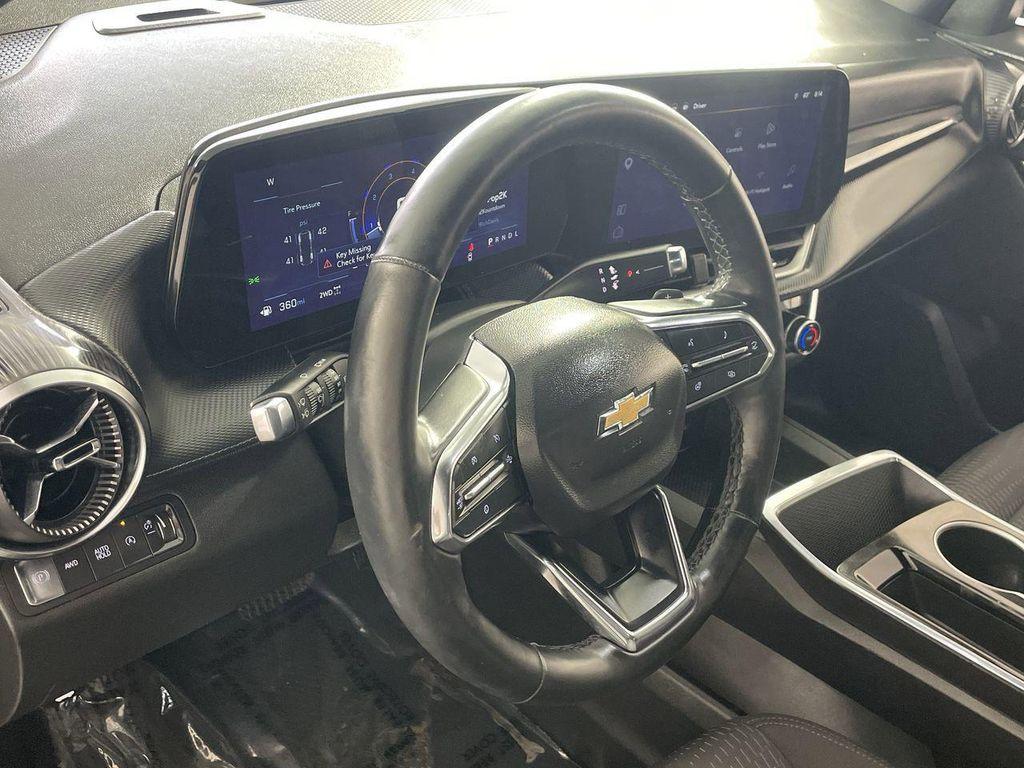 used 2025 Chevrolet Equinox car, priced at $26,487