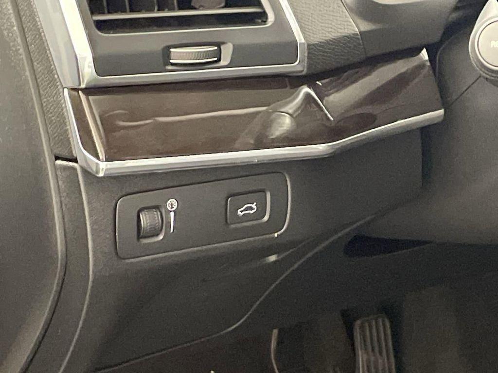 used 2019 Volvo XC90 car, priced at $16,488