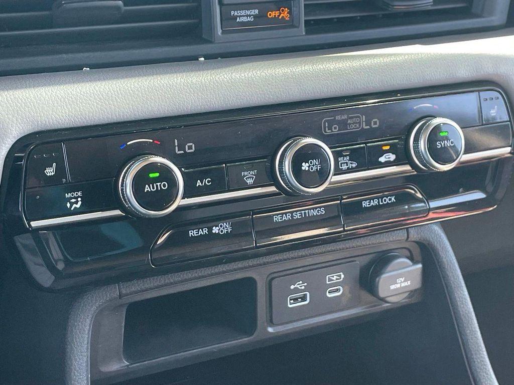 used 2023 Honda Pilot car, priced at $37,588