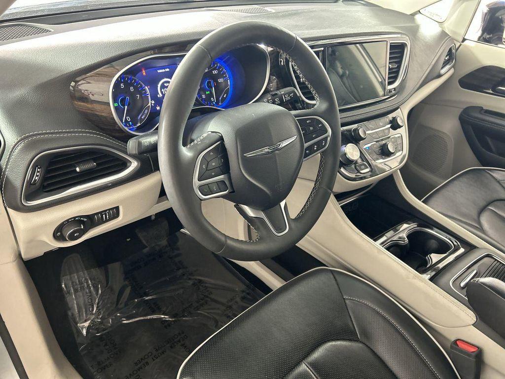 used 2024 Chrysler Pacifica car, priced at $29,817