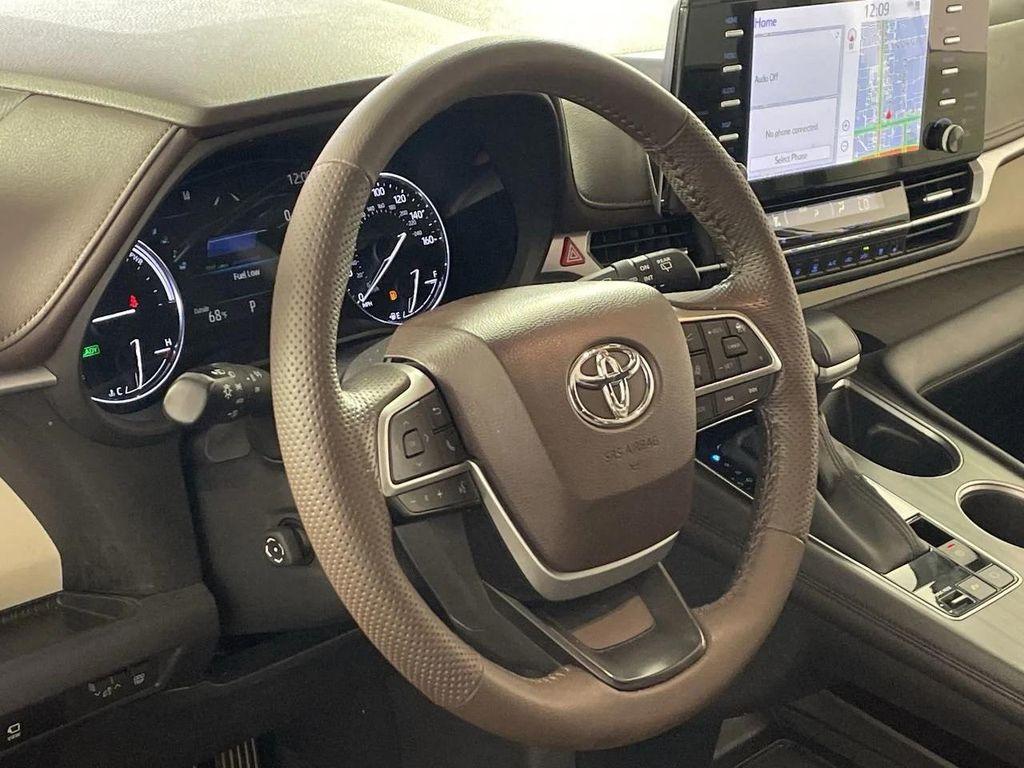 used 2023 Toyota Sienna car, priced at $46,888