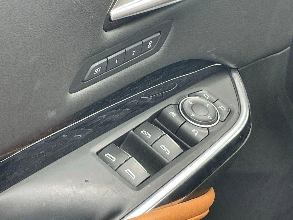 used 2025 Cadillac XT4 car, priced at $35,966