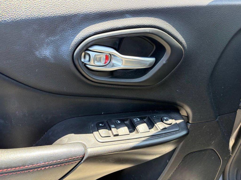 used 2020 Jeep Cherokee car, priced at $17,552