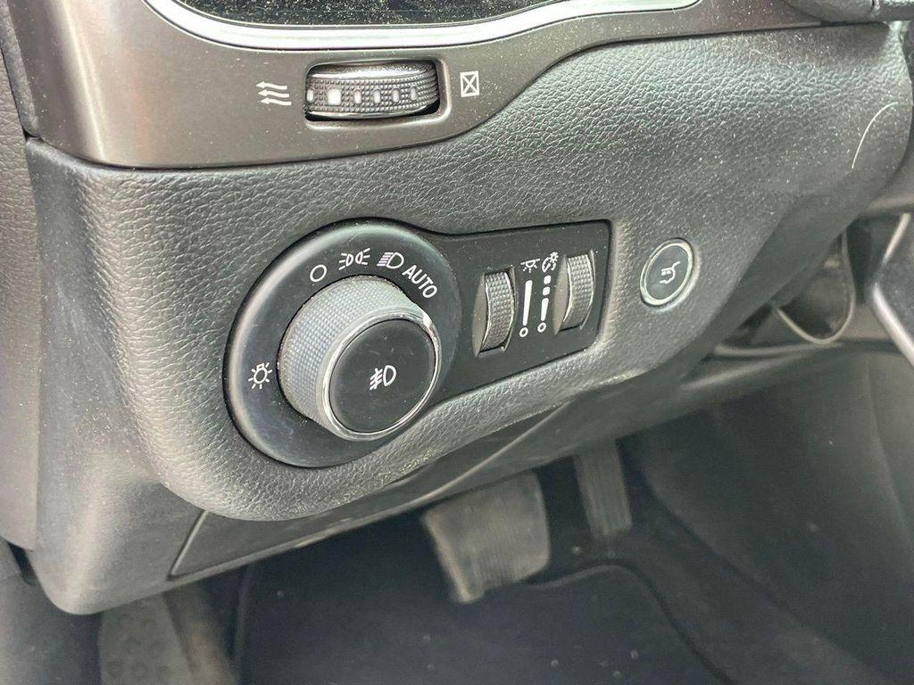 used 2019 Jeep Cherokee car, priced at $16,150