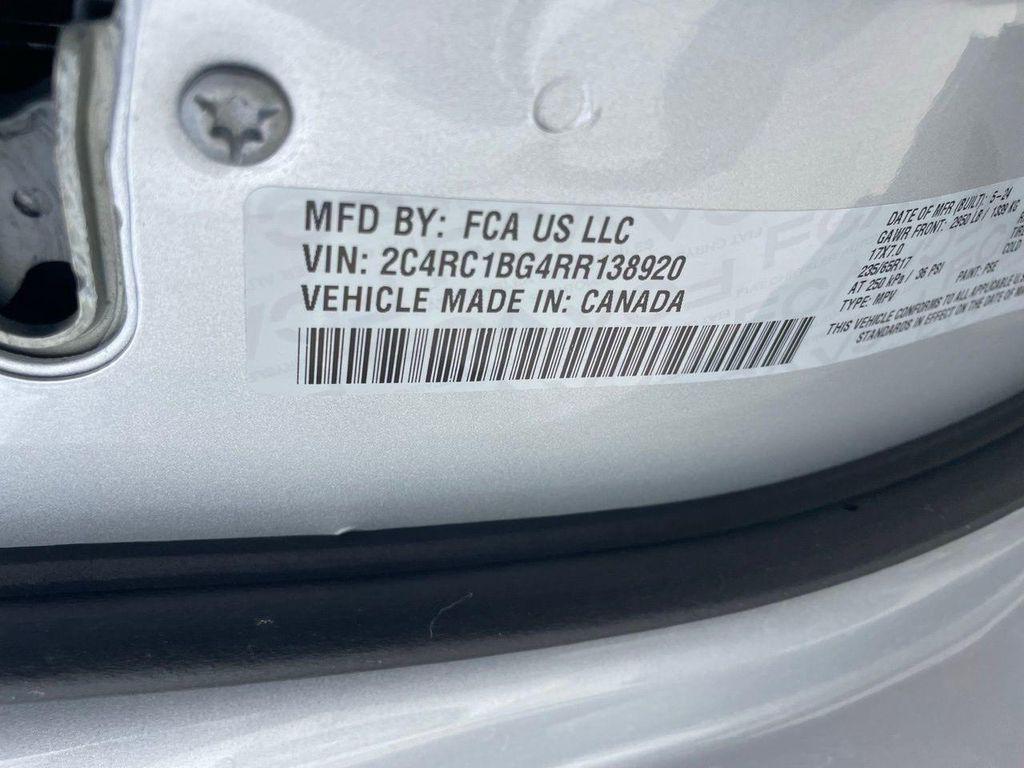 used 2024 Chrysler Pacifica car, priced at $27,304