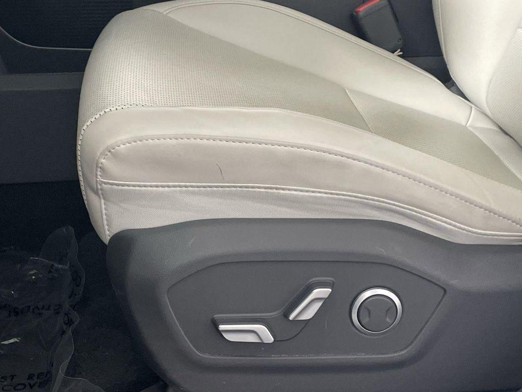 used 2025 Hyundai Santa Fe car, priced at $30,788