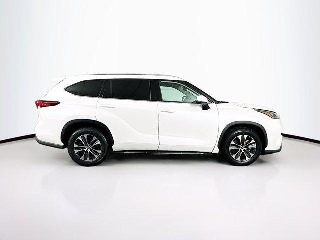 used 2020 Toyota Highlander car, priced at $24,487