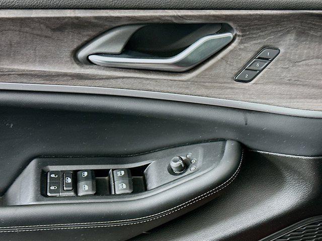 used 2024 Jeep Grand Cherokee car, priced at $28,987