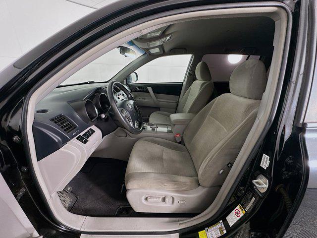 used 2013 Toyota Highlander car, priced at $12,996