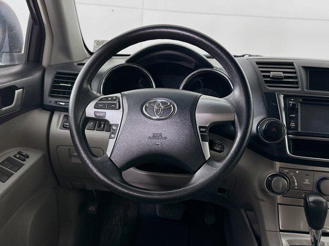 used 2013 Toyota Highlander car, priced at $12,996