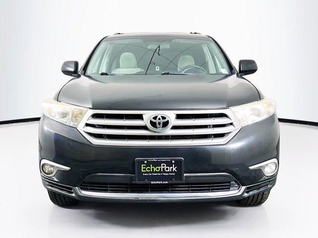used 2013 Toyota Highlander car, priced at $12,996