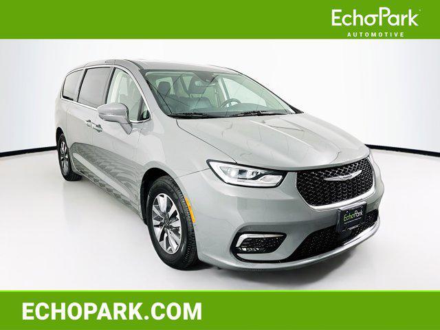 used 2022 Chrysler Pacifica Hybrid car, priced at $20,997