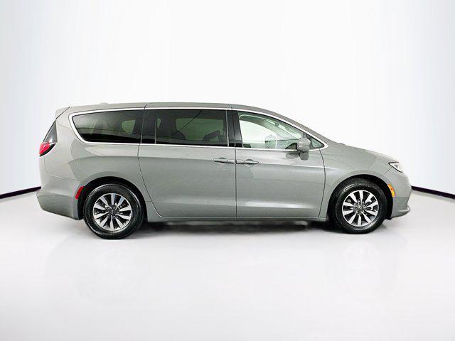 used 2022 Chrysler Pacifica Hybrid car, priced at $19,996