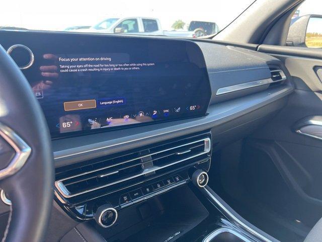 used 2025 Chevrolet Traverse car, priced at $33,500