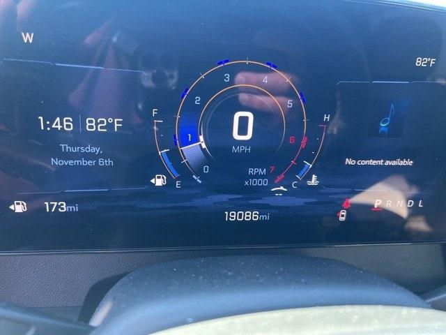 used 2025 Chevrolet Traverse car, priced at $33,500