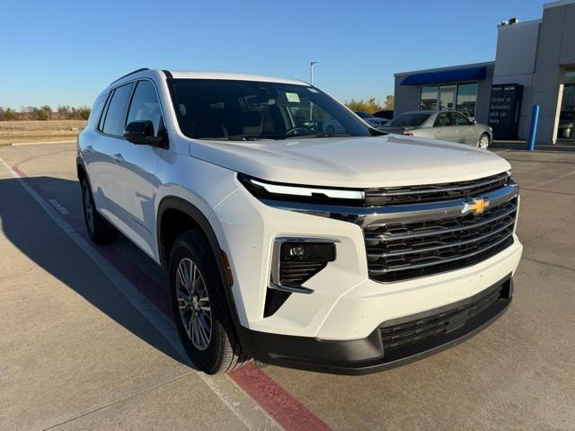 used 2025 Chevrolet Traverse car, priced at $33,900