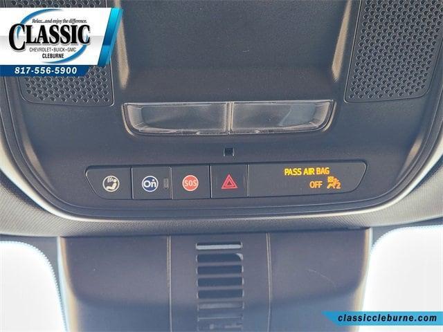 used 2025 Chevrolet Traverse car, priced at $33,900