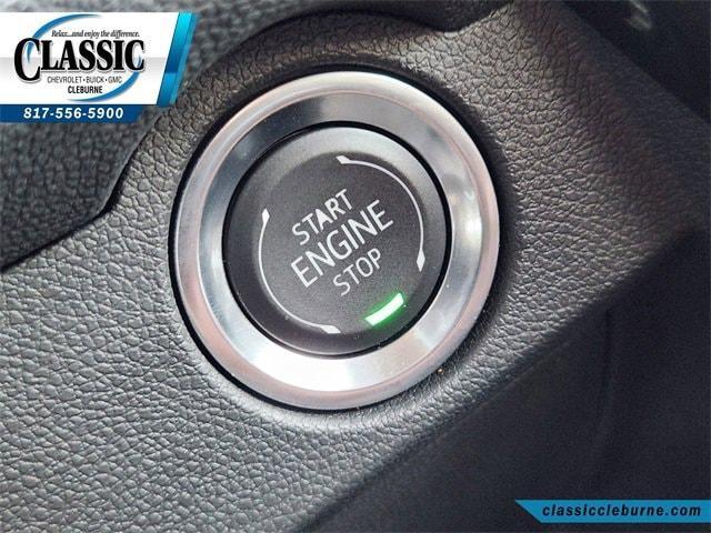 used 2025 Chevrolet Traverse car, priced at $33,900