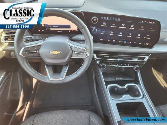 used 2025 Chevrolet Traverse car, priced at $33,900